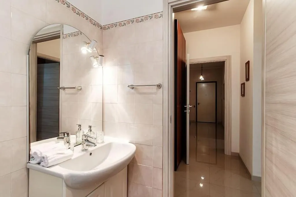 La Rosa Del Lago - Aqua Apartments コモ イタリア